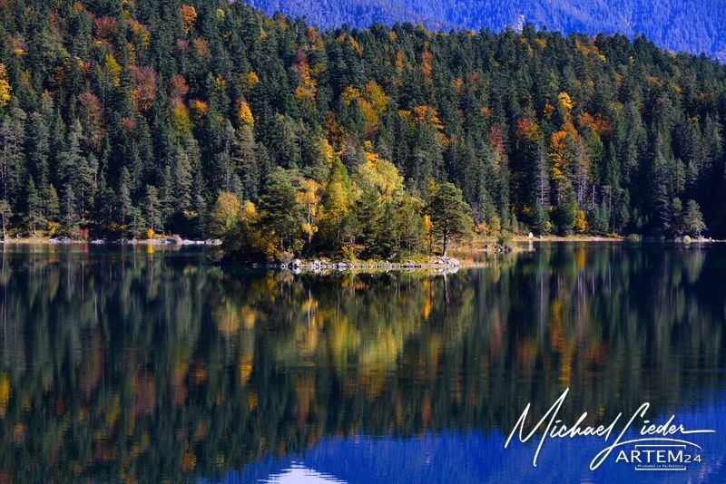 Herbststimmung Spiegelungen im Eibsee 